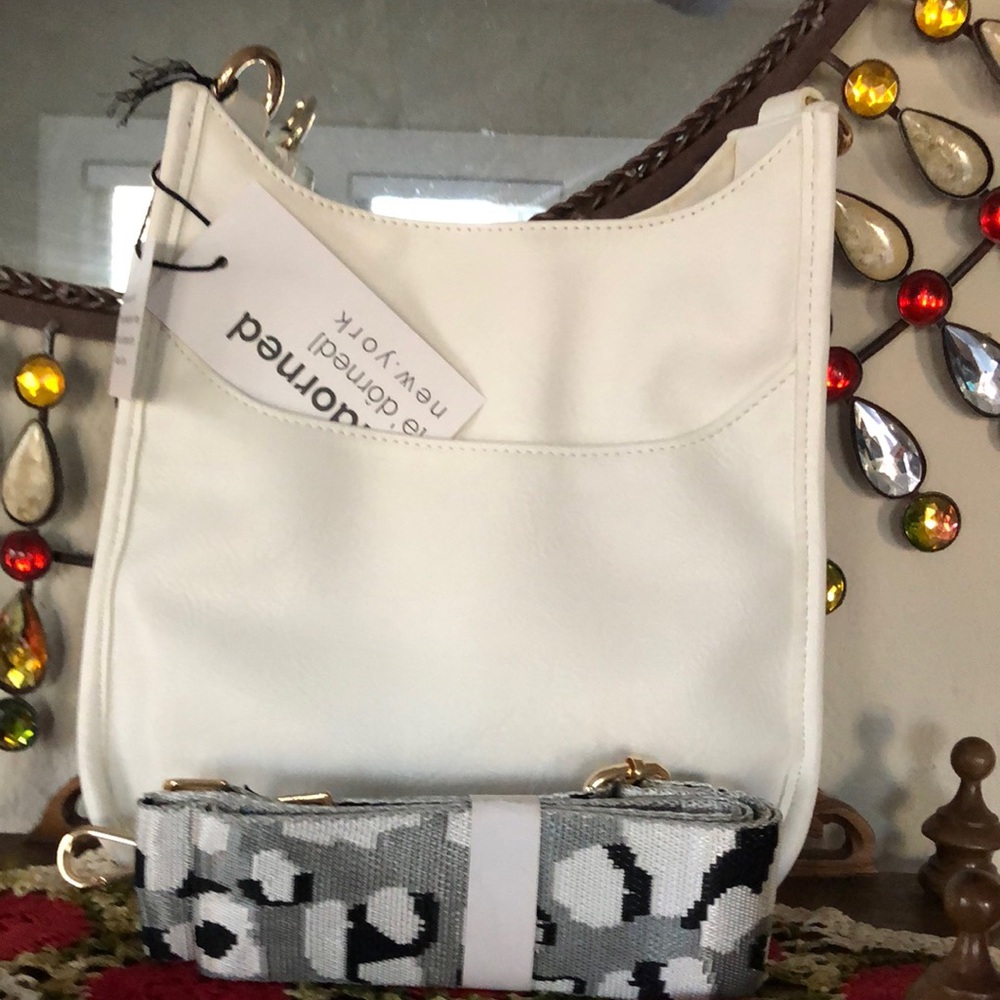 NWT Ahdorned Faux Leather Messenger Crossbody w/Fashion Strap
